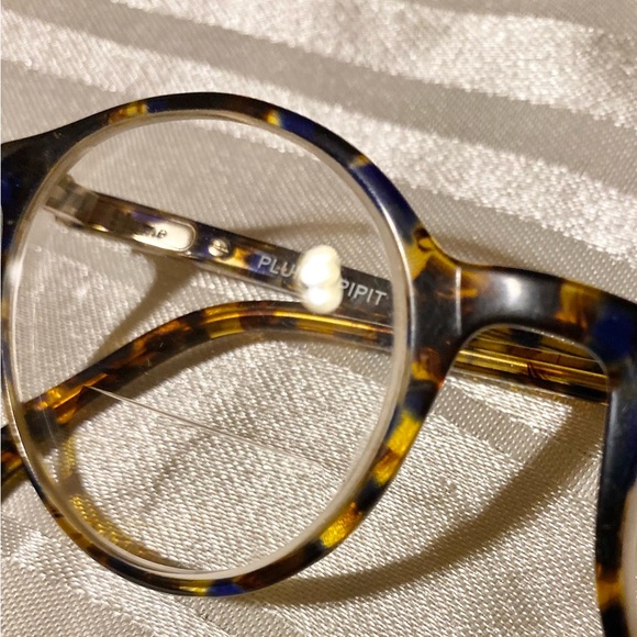 Tortoise Shell Glasses - Picture 3 of 8